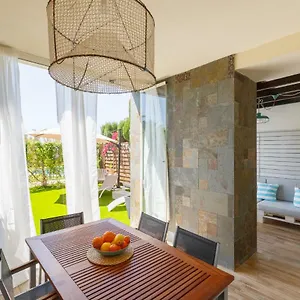 Oasis Del Toyo Apartamento